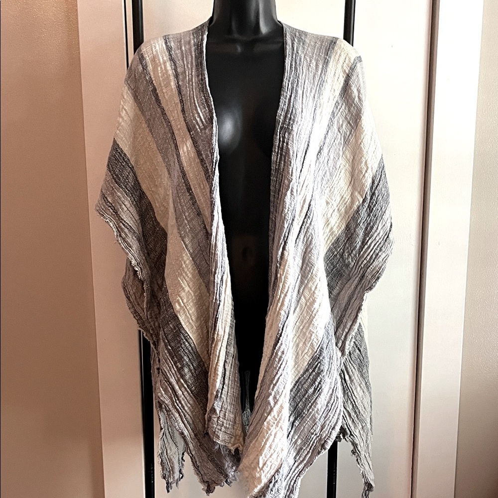Universal Thread kimono/cover